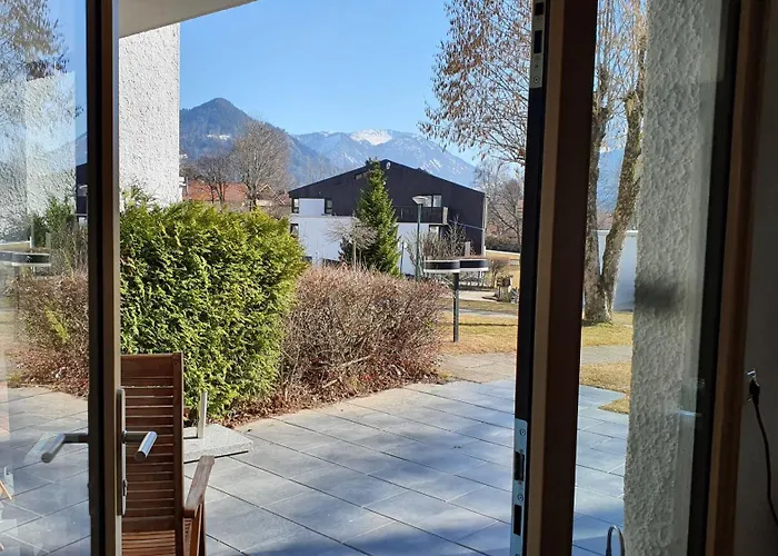 Bungalow Mit Terrasse Im Alpinen Stil